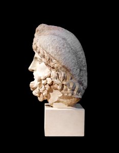 Serapis Louvre AO1027 profil