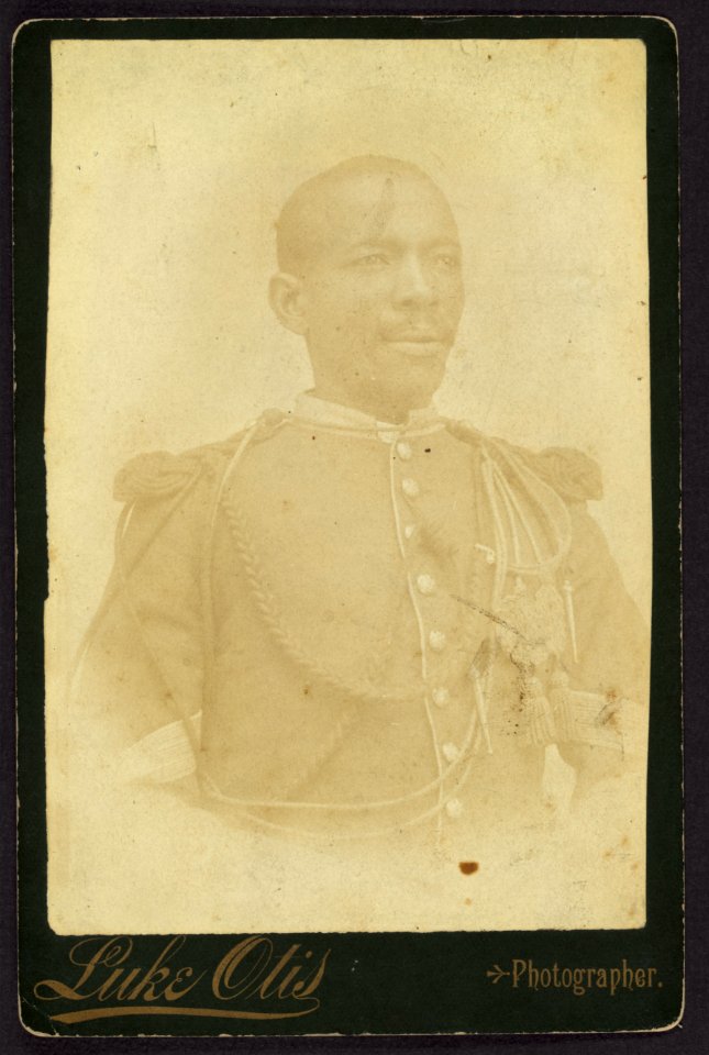 Sergeant in frock coat, Russian knot epaulette, aiguillette) - Luke Otis, photographer LCCN2010645135