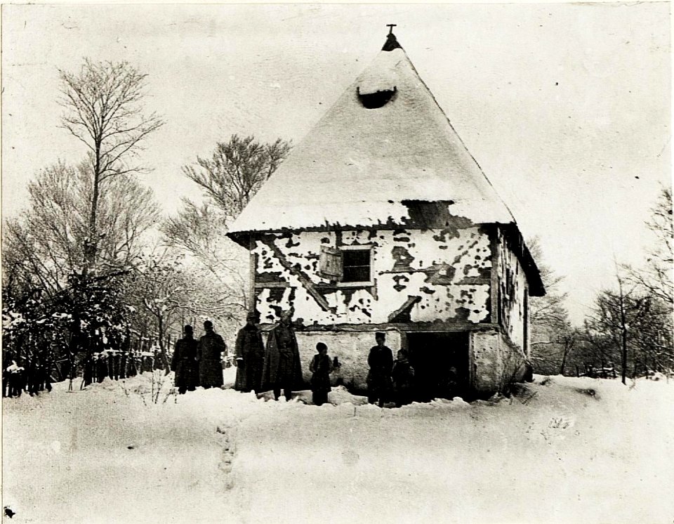 Serbische Bauernhütte im Gebirge zwischen Zvornik und Krupany. (BildID 15593842)