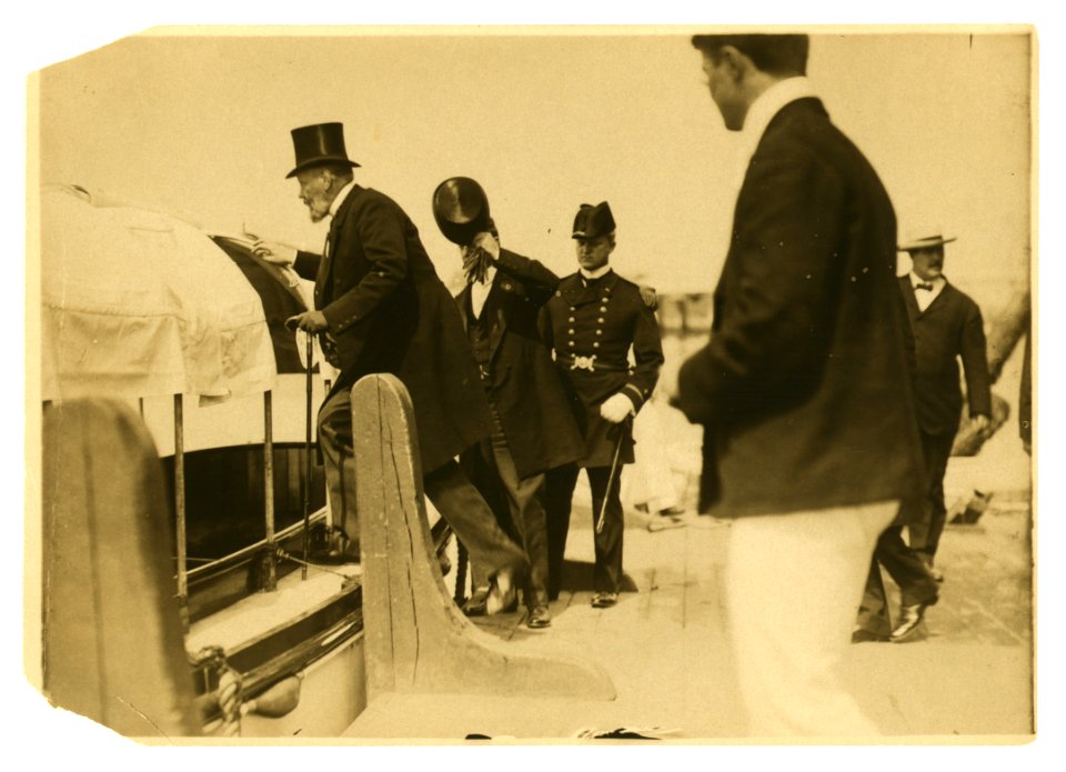 Serge Witte going on board Mayflower LCCN2005683157