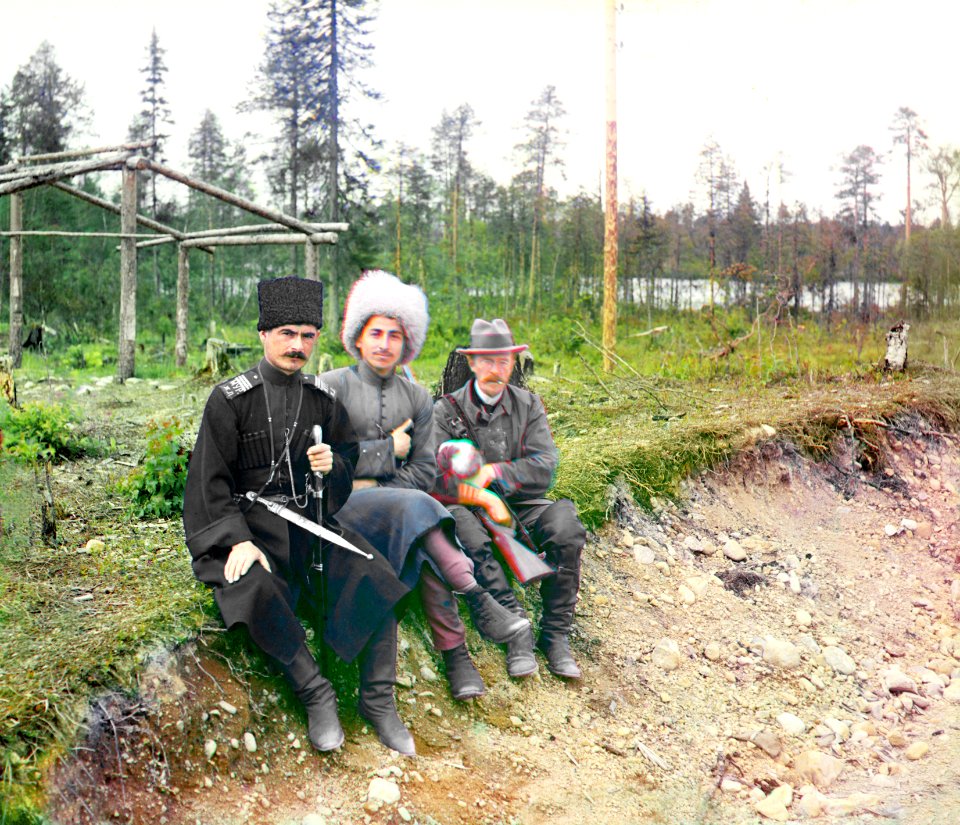 Sergei Prokudin-Gorskii and two men in Cossack clothes, Murmansk 1916 (by Sergei Prokudin-Gorskii)