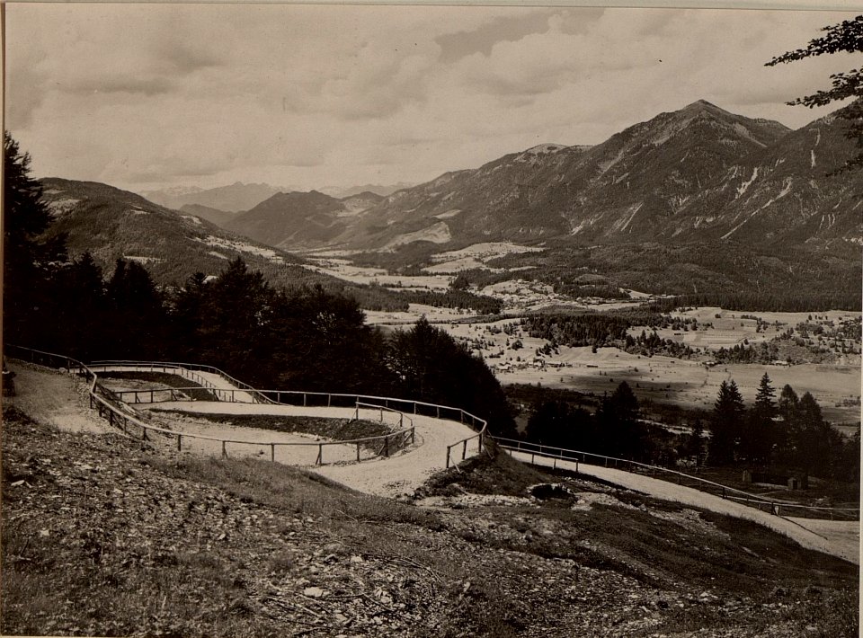 Serpentinen der Strasse HERMAGOR - EGGERALM. aufgenommen am 25. Juni 1916. (BildID 15476714)