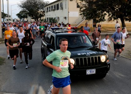 Service members participate in American Red Cross run DVIDS268192