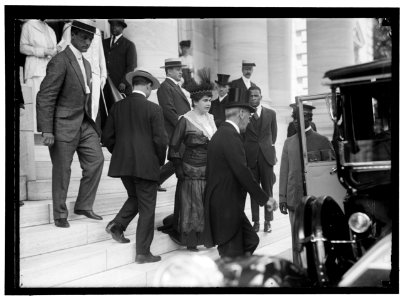 SERVICES FOR CHINESE MINISTER AT MEMORIAL CONTINENTAL HALL. PRESIDENT AND MRS. WILSON ATTENDING MEMORIAL SERVICES FOR THE LATER PRESIDENT OF CHINA, MEMORIAL CONTINENTAL HALL LCCN2016867377