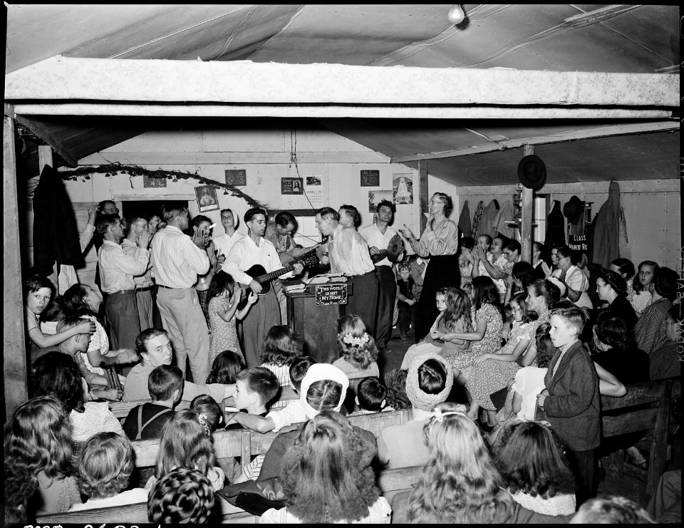 Services at the Pentecostal Church of God. Lejunior, Harlan County, Kentucky. - NARA - 541336