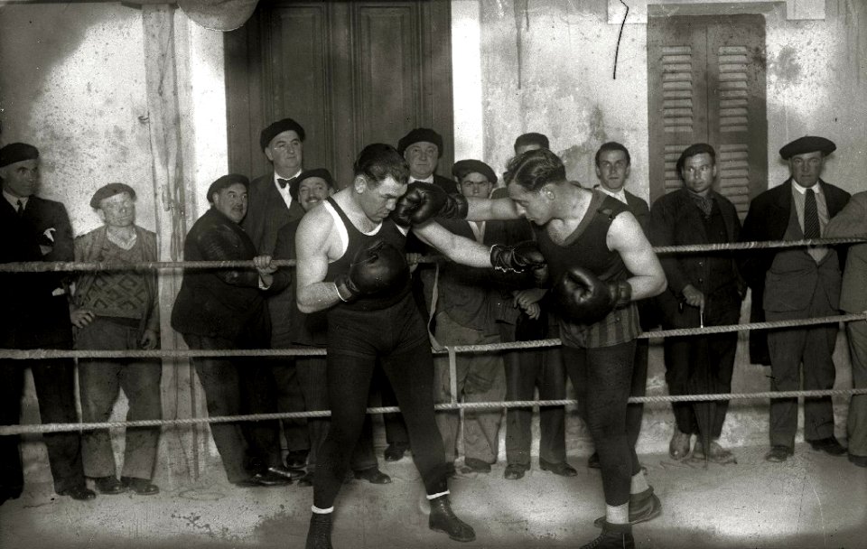 Sesion de entrenamiento del púgil Paulino Uzcudun (2 de 3) - Fondo Car-Kutxa Fototeka