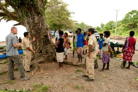Setting up veterinarian activities in Arawa, Papua New Guinea, for Pacific Partnership 2015 150625-N-CF750-056