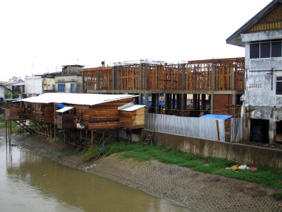 Setelah tsunami meluluhlantakkan Aceh pada tahun 2004, Aceh melakukan rekonstruksi menyeluruh. Dengan bantuan internasional, masyarakat Aceh dapat membangun kehidupannya kembali. (15795036227)