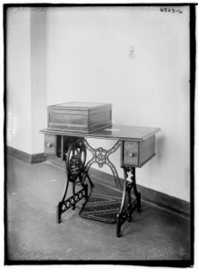 Sewing machine LCCN2014719133