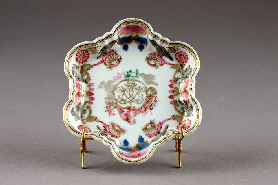 Sexkantigt skedfat gjort i Kina - Hallwylska museet - 96103