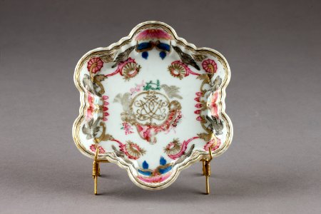 Sexkantigt skedfat gjort i Kina - Hallwylska museet - 96103