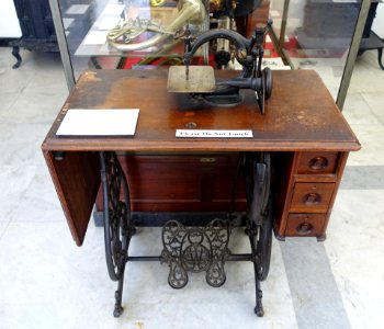 Sewing machine, Wilcox and Gibbs, New York NY, 1877, cast iron, steel, wood - Bennington Museum - Bennington, VT - DSC08610