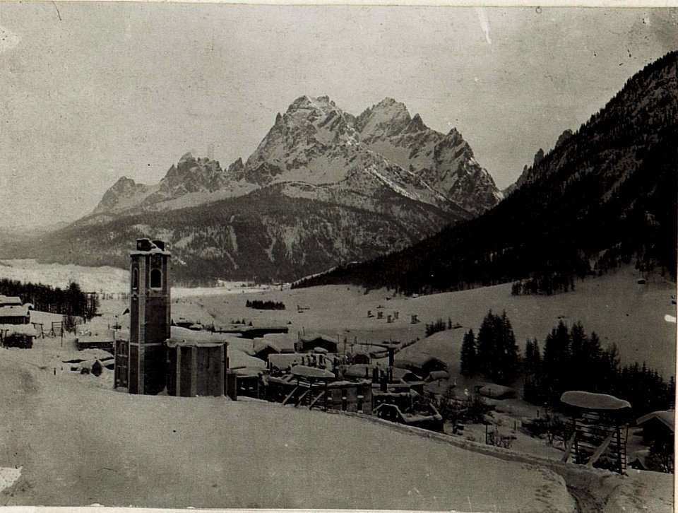 Sexten, im Hintergrund Rotwand. (BildID 15578711)