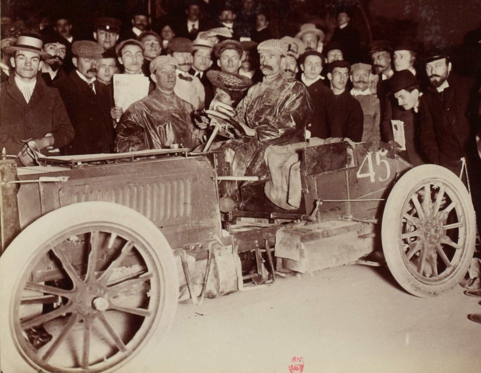 SF Edge, vainqueur de la Coupe Gordon Bennett en juin 1902 (au cours du Paris-Vienne), sur Napier (première étape Champigny-Belfort)