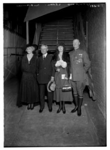 Sgt. Woodfill and wife, E.F. Albee, and Mrs. O. Harriman LCCN2014715366