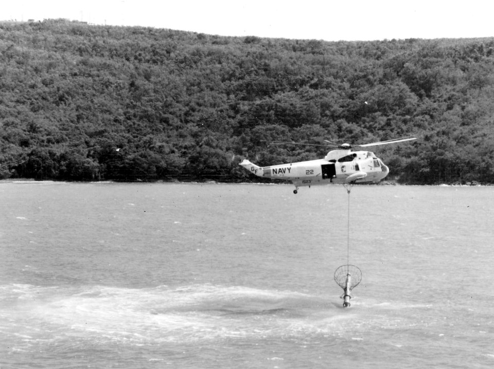 SH-3G Sea King of VC-8 recovers Mk 30 anti-submarine target in 1981