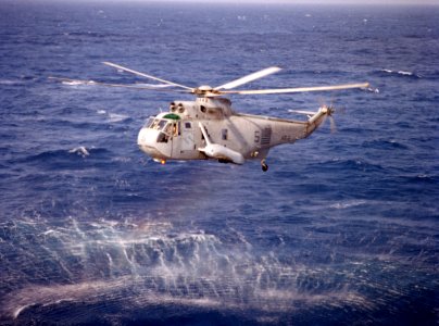 SH-3H Sea King HS-2 in flight 1987