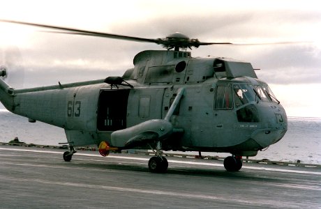 SH-3H Sea King of HS-15 on USS Forrestal (CV-59) in September 1988
