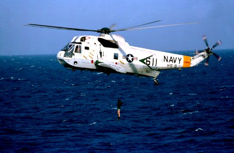 SH-3H Sea King HS-8 with diver 1982