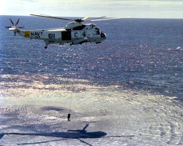 SH-3H sonar HS-8 CV-64 1989
