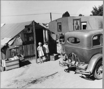 Shafter, Kern County, California. A view of the Shafter camp provided by Kern County since 1936 for . . . - NARA - 521679