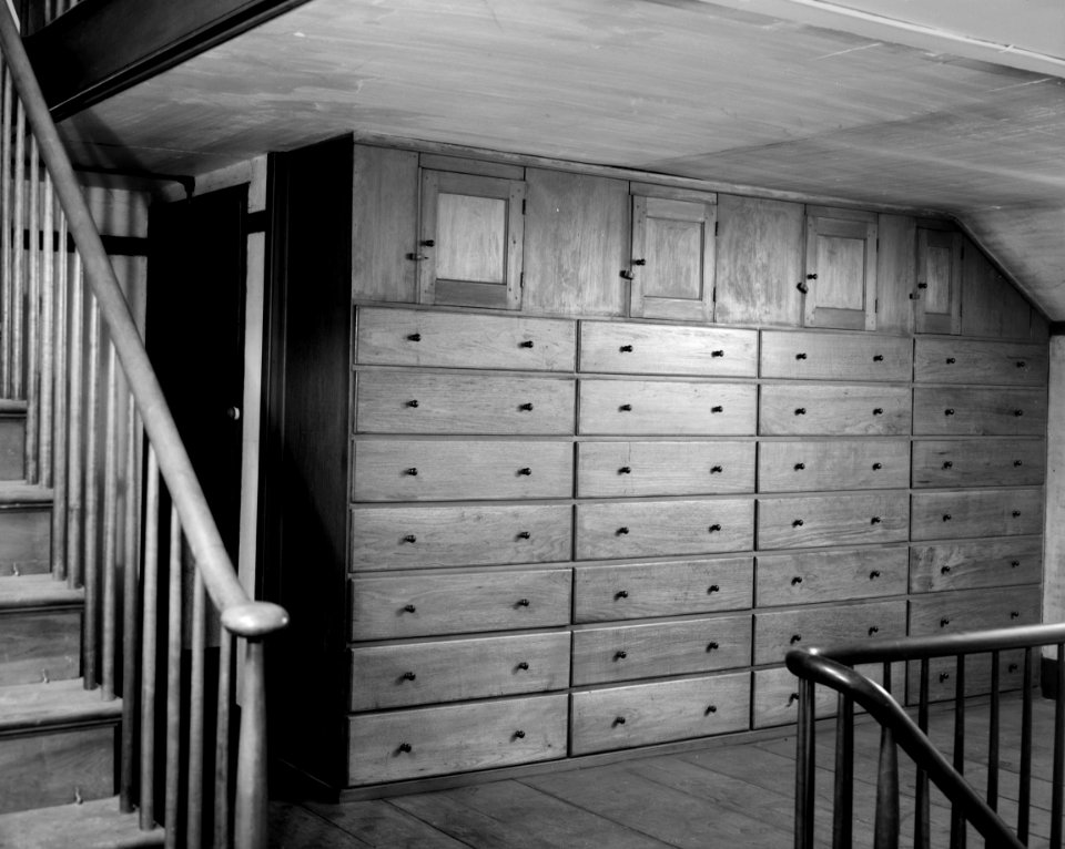 Shaker furniture3