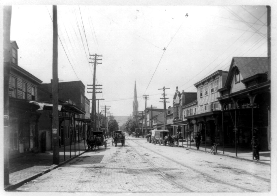 Shamokin Street looking south from the railroad crossing, Shamokin, Pa. LCCN91787555
