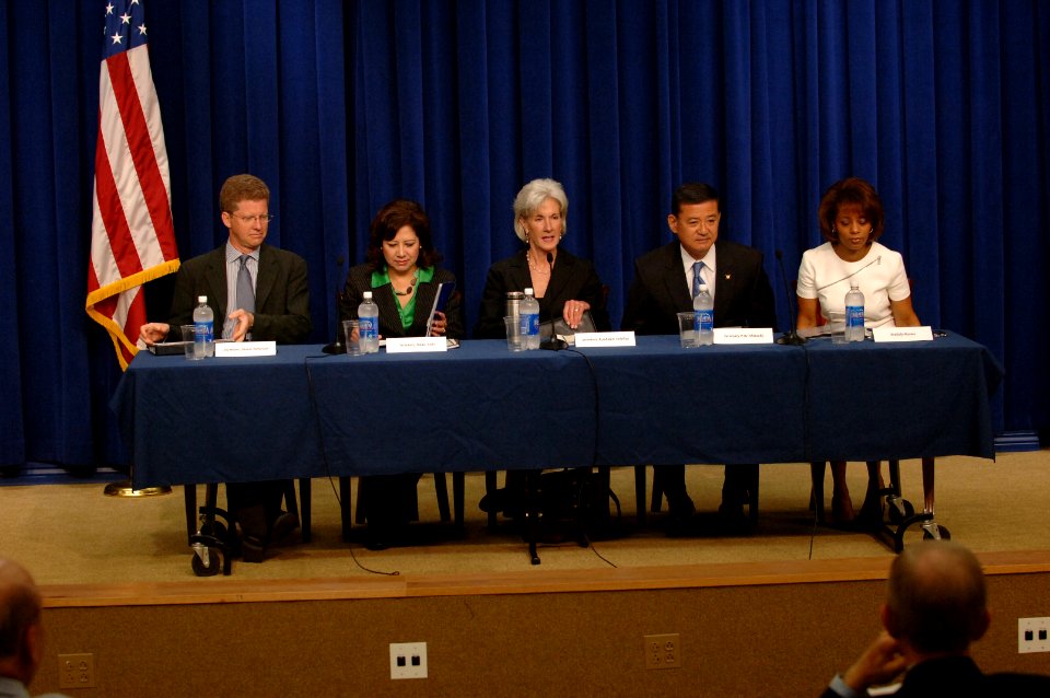 Shaun Donovan, Hilda Solis, Kathleen Sebelius, Eric K. Shinseki, and Melody Barnes, 2010