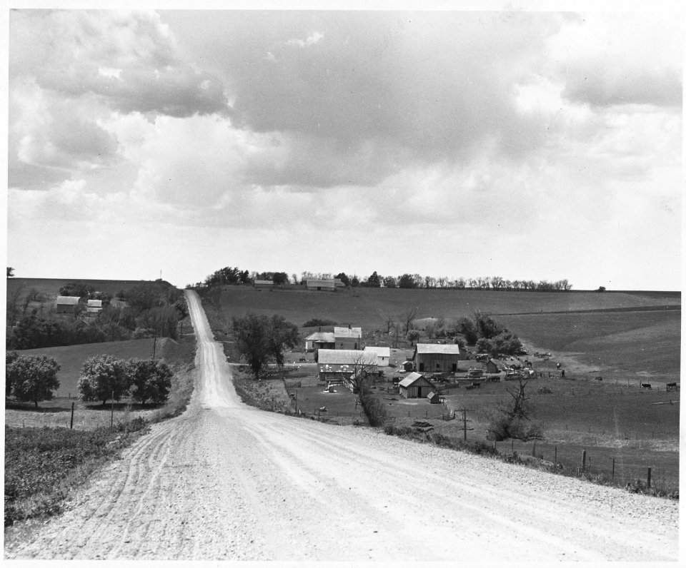 Shelby County, Iowa. General views of farmsteads. These pictures show the layout of typical Shelby C . . . - NARA - 522307