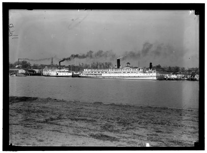 Ships on Potomac River- Three Rivers, left, and Northland, right; U. S. Capitol dome visible in distance LOC hec.09972