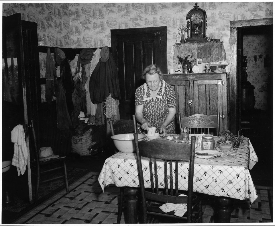 Shelby County, Iowa. The rooms in this old, small farmhouse are far less spacious than are those in . . . - NARA - 522373