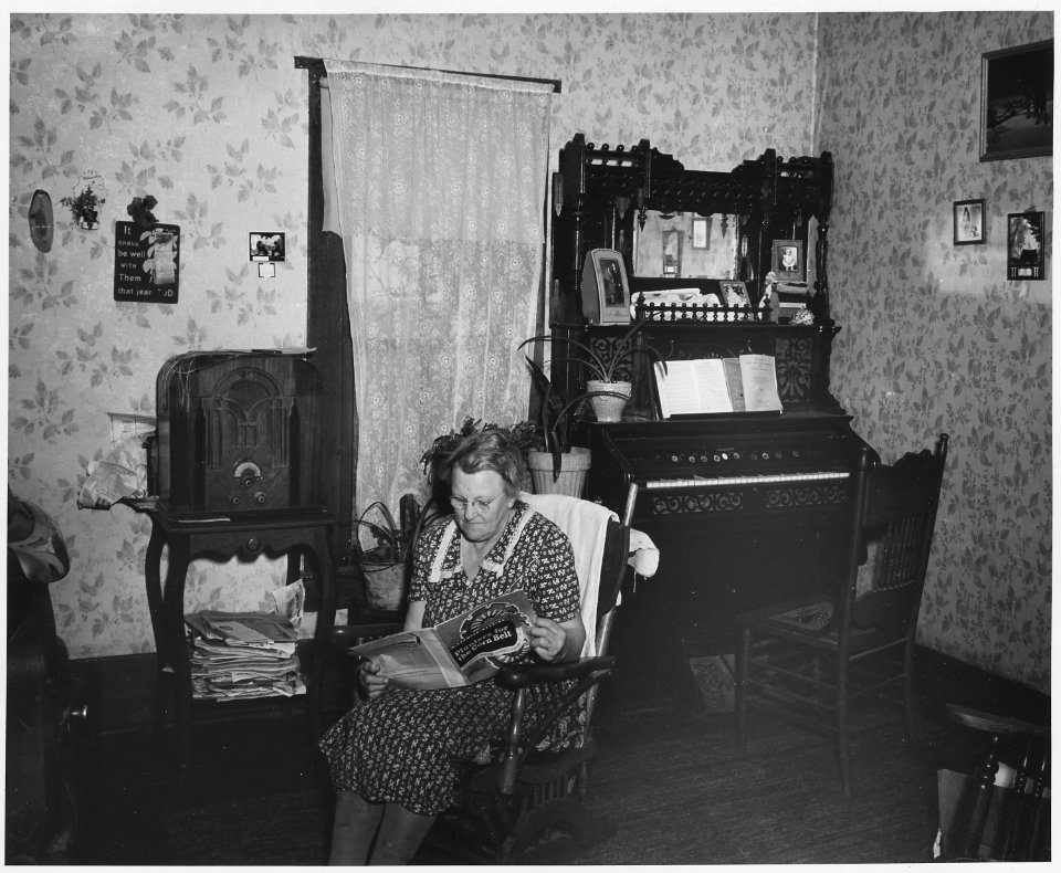 Shelby County, Iowa. The rooms in this old, small farmhouse are far less spacious than are those in . . . - NARA - 522372