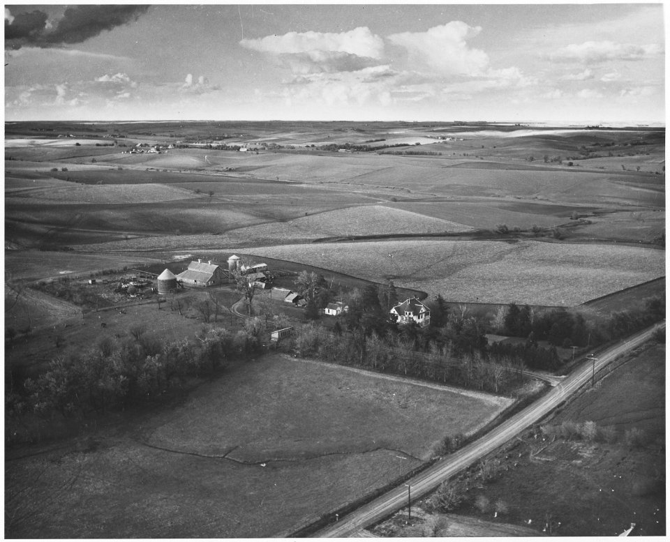 Shelby County, Iowa. This is the land that supports the people in Irwin - some of the best land in . . . - NARA - 522300