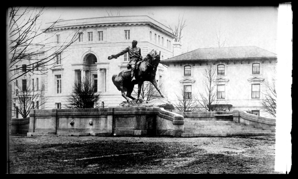 Sheridan statue LOC npcc.00102