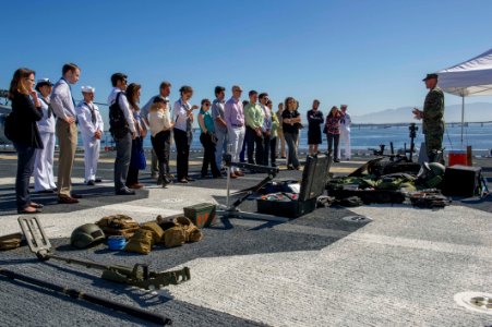 Ship tours, Aug. 7 140807-N-EV723-014