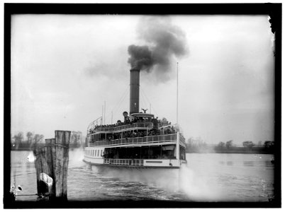 SHIPLOAD OF CORN GROWERS FROM OHIO LCCN2016865994