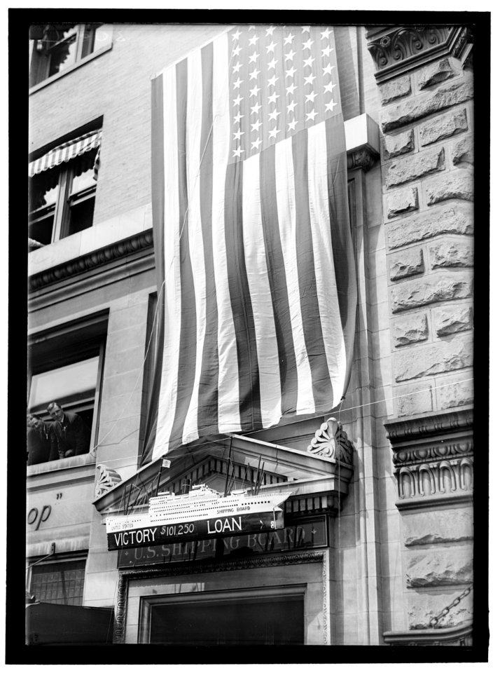 SHIPPING BOARD, U.S. FRONT OF BUILDING LCCN2016869869