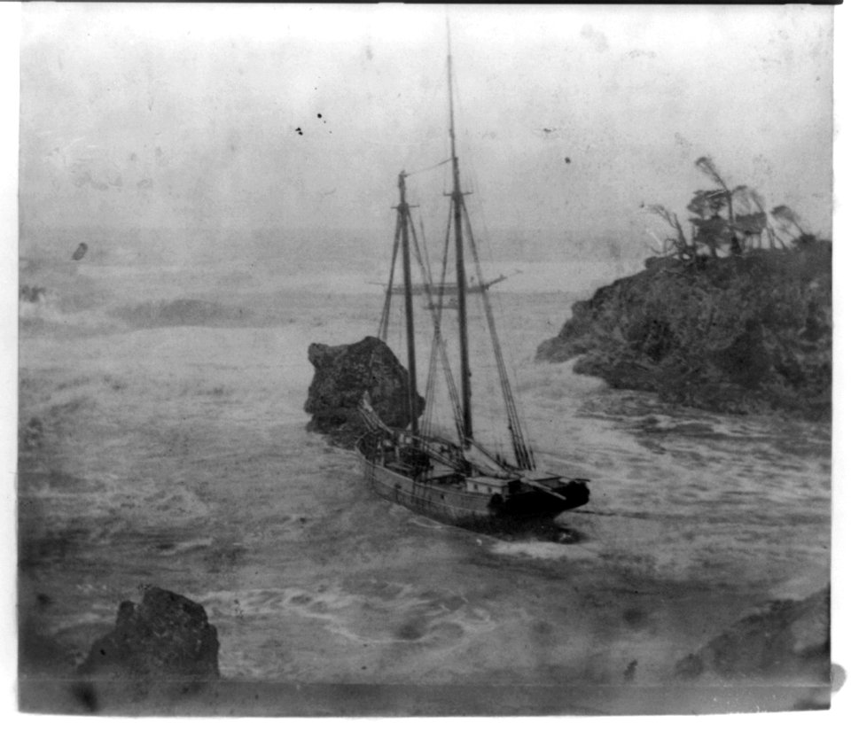 Ship off the coast of California LCCN2002719808