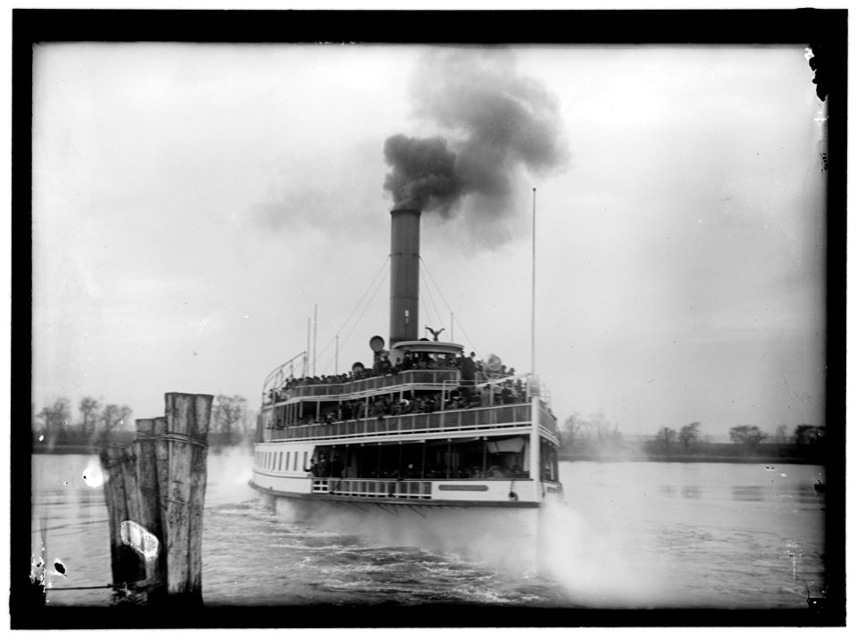 SHIPLOAD OF CORN GROWERS FROM OHIO LCCN2016865994