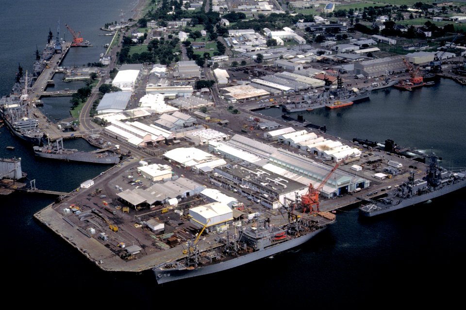 Ships docked at the U.S. Naval Station Subic Bay, Philippines, on 28 August 1981 (6352680)