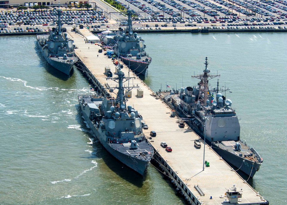 Ships participate in Bold Alligator 2013. (8693525434)