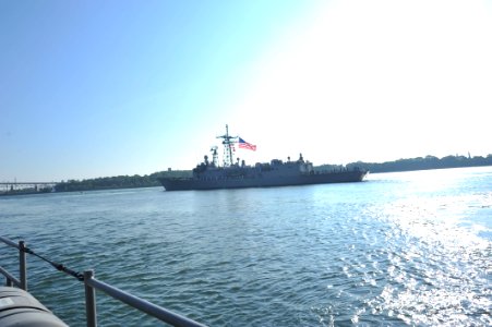 Ships commemorate War of 1812 bicentennial 120803-N-YZ751-018