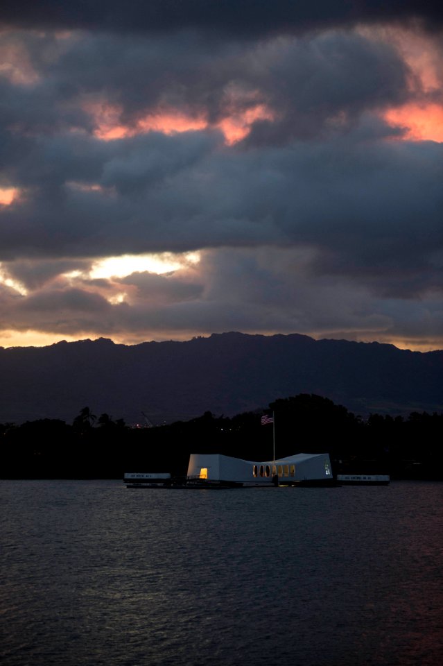 Ships depart, sea phase Rim of the Pacific (RIMPAC) Exercise 2014 140706-N-YW024-062