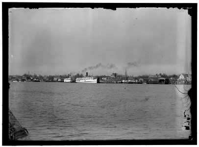 Ships on Potomac River- Three Rivewrs, left, and Northland, right; U.S. Capitol dome visible in distance LOC hec.09973