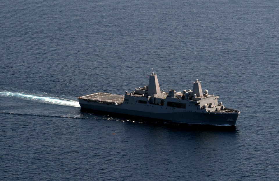 Ships conduct photo exercise 140313-N-GT710-103