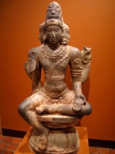 Shiva as Mahesha or Brahma, South India, Tamil Nadu, Chola Period, 10th century, granite - Worcester Art Museum - IMG 7561