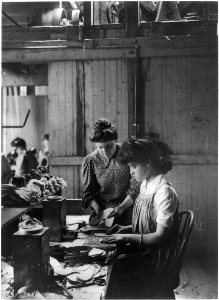 Shoe factories, Lynn, Mass.- 2 women working in shoe factory LCCN2006681286