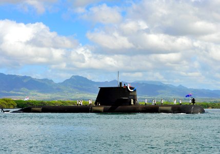 Ships return to port, RIMPAC 2014 140729-N-WF272-022