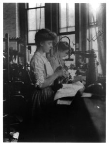 Shoe factories, Lynn, Mass.- 2 women working in shoe factory LCCN2006681287