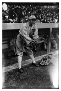 Shoeless Joe Jackson, posing as catcher, Chicago AL (baseball) LCCN2014705575